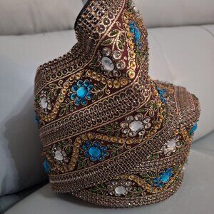 Beautiful african queen hat